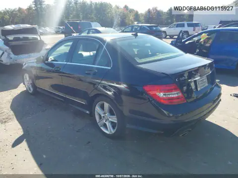 2013 Mercedes-Benz C 300 Sport 4Matic VIN WDDGF8AB6DG115927 фото 4