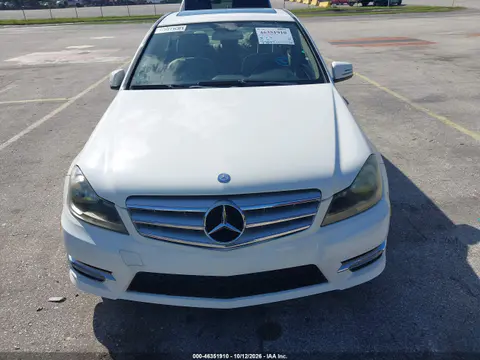 2013 Mercedes-Benz C 250 Sport VIN WDDGF4HB1DR266970 фото 6