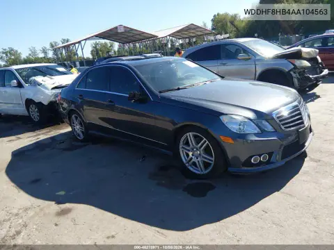 WDDHF8HB4AA104563 — 2010 Mercedes E-Klasse, Правая сторона, фото до ремонта