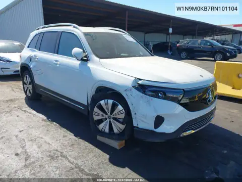 W1N9M0KB7RN101104 — 2024 Mercedes EQB, Передняя часть, фото до ремонта