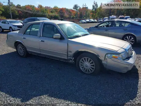 2MEBM7FV7AX636571 — 2010 Mercury Grand Marquis, Передняя часть, фото до ремонта