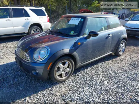 2010 Mini Cooper VIN WMWMF3C59ATZ24703 фото 3