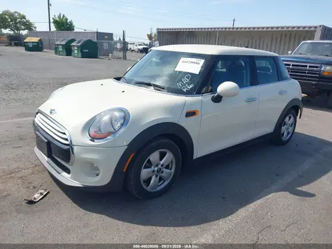 2015 Mini Hardtop Cooper VIN WMWXS5C51FT828088 фото 2