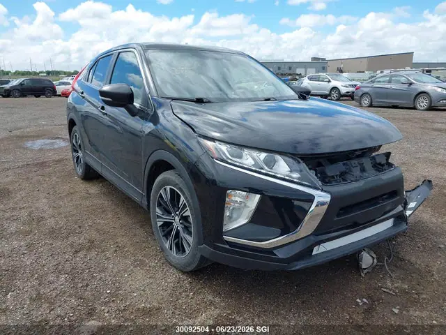 JA4AT3AA3LZ601188 — 2020 Mitsubishi Eclipse Cross ES, Передняя часть слева (Left Front), фото до ремонта