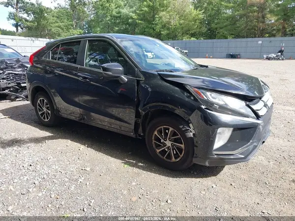 JA4AS3AAXLZ029507 — 2020 Mitsubishi Eclipse Cross, Передняя часть (Front & Rear), фото до ремонта
