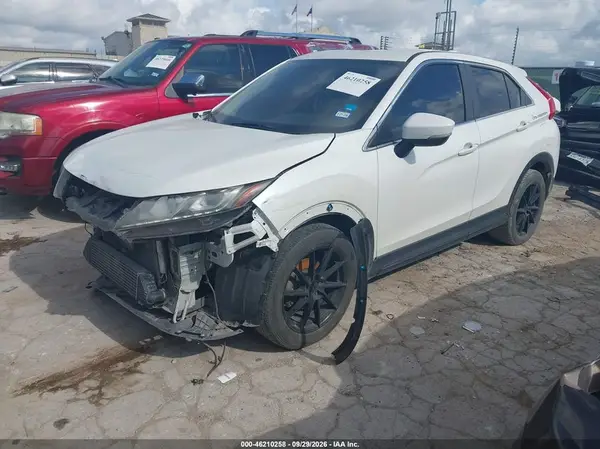 JA4AS3AAXLZ009435 — 2020 Mitsubishi Eclipse Cross, фото 2 с аукциона IAAI, Передняя часть