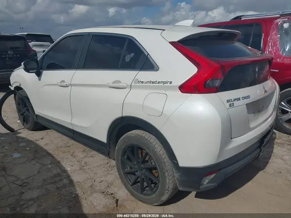 JA4AS3AAXLZ009435 — 2020 Mitsubishi Eclipse Cross, фото 3 с аукциона IAAI, Передняя часть