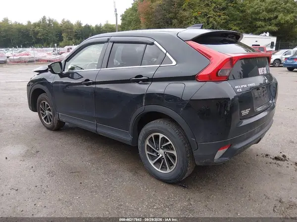 JA4AT3AA6LZ011664 — 2020 Mitsubishi Eclipse Cross, фото 3 с аукциона IAAI, Передняя часть