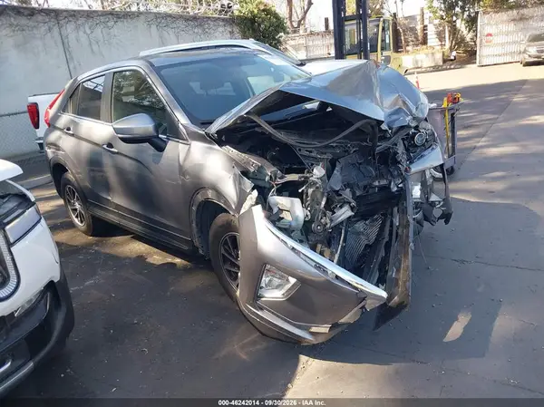 JA4AS3AA9LZ025853 — 2020 Mitsubishi Eclipse Cross, Передняя часть (Front End), фото до ремонта