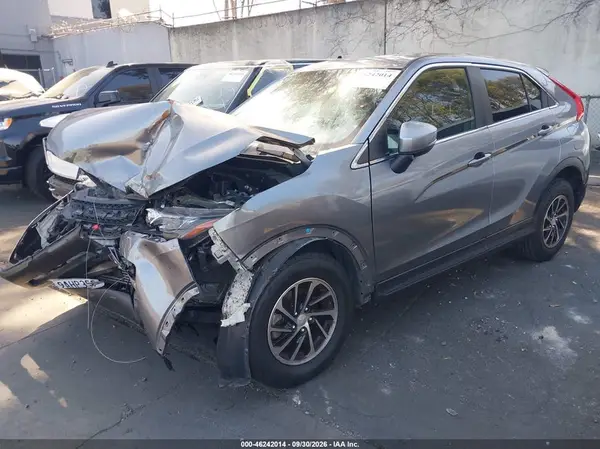 JA4AS3AA9LZ025853 — 2020 Mitsubishi Eclipse Cross, фото 2 с аукциона IAAI, Передняя часть