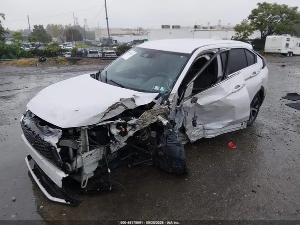 JA4ATWAA7NZ002718 — 2022 Mitsubishi Eclipse Cross, фото 2 с аукциона IAAI, Передняя часть слева