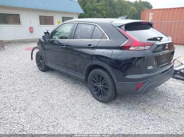 JA4ATVAA7PZ001758 — 2023 Mitsubishi Eclipse Cross, фото 3 с аукциона IAAI, Передняя часть