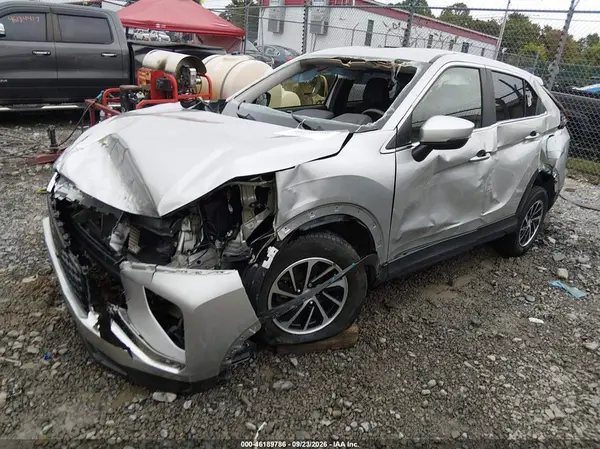 JA4ATUAA1RZ002191 — 2024 Mitsubishi Eclipse Cross, фото 2 с аукциона IAAI, Опрокидывание