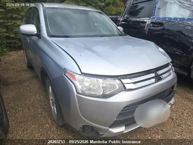 JA4AZ2A30FZ600577 — 2015 Mitsubishi Outlander ES, Передняя часть (Front), фото до ремонта