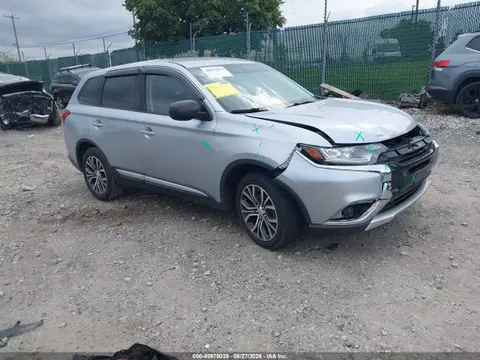JA4AZ3A34GZ031028 — 2016 Mitsubishi Outlander ES, Передняя часть (Front End), фото до ремонта