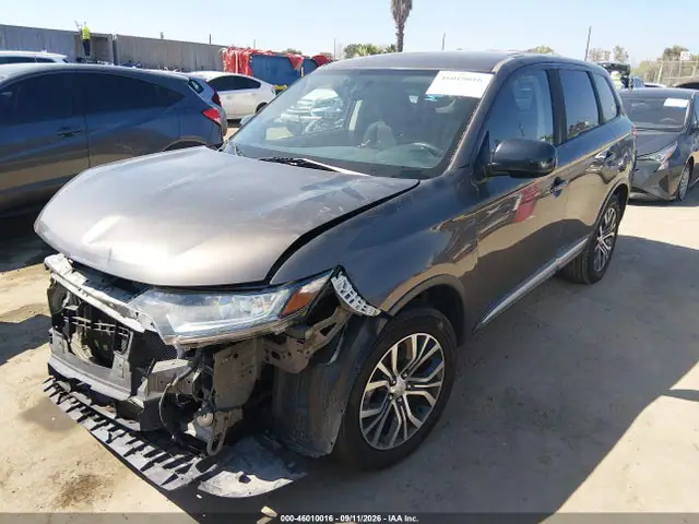 JA4AD2A34HZ063181 — 2017 Mitsubishi Outlander ES, фото 2 с аукциона IAAI 14.10.2026, Передняя часть