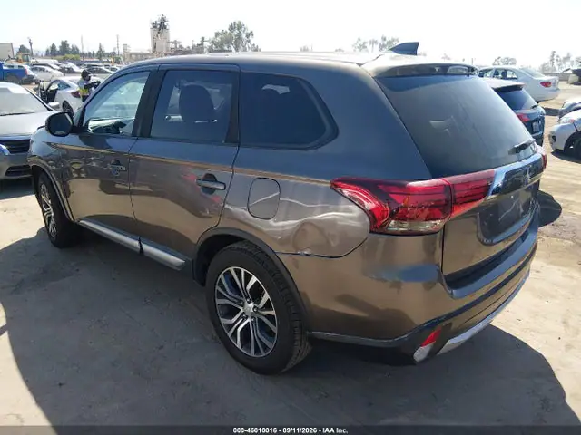 JA4AD2A34HZ063181 — 2017 Mitsubishi Outlander ES, фото 3 с аукциона IAAI 14.10.2026, Передняя часть
