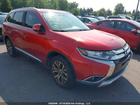 JA4AZ2A33JZ602641 — 2018 Mitsubishi Outlander ES, Подтопление (Water), фото до ремонта