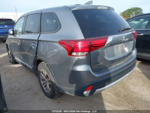 2018 Mitsubishi Outlander Es VIN JA4AZ2A32JZ602548 фото 3