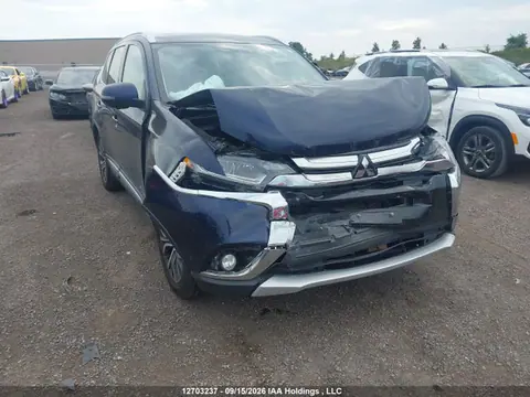 JA4AZ2A32JJ600796 — 2018 Mitsubishi Outlander ES, Передняя часть (Front), фото до ремонта