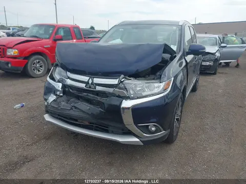 2018 Mitsubishi Outlander Es VIN JA4AZ2A32JJ600796 фото 2