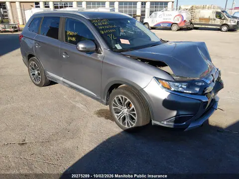 JA4AZ2A34JZ603023 — 2018 Mitsubishi Outlander ES, Передняя часть, фото до ремонта