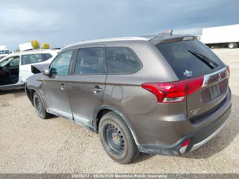 2018 Mitsubishi Outlander Es VIN JA4AZ2A32JZ601481 фото 3