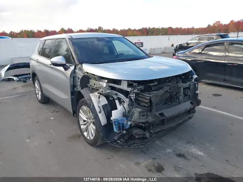 JA4J4UA83SZ626915 — 2025 Mitsubishi Outlander ES, Передняя часть (Front), фото до ремонта