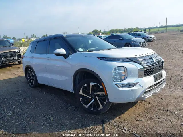 JA4J4WA88RZ618086 — 2024 Mitsubishi Outlander GT/GT Noir/GT Premium, Задняя часть (Rear), фото до ремонта
