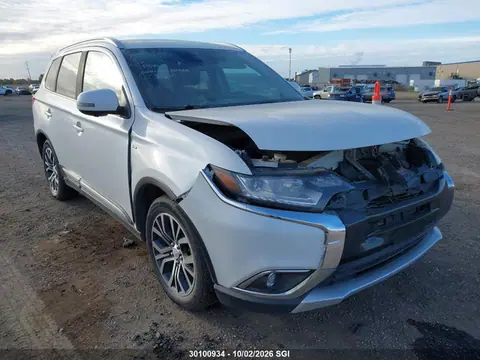 JA4JZ4AXXHZ609045 — 2017 Mitsubishi Outlander GT, Передняя часть (Front), фото до ремонта