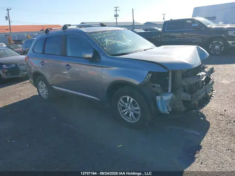 JA4JZ3AX2GZ609579 — 2016 Mitsubishi Outlander SE/SEL, Передняя часть (Front), фото до ремонта