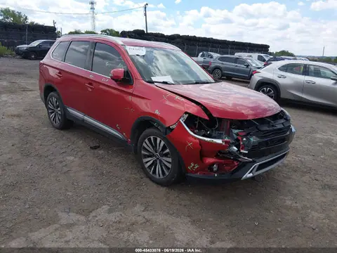 JA4AZ3A32KZ003883 — 2019 Mitsubishi Outlander SEL, Передняя часть слева (Left Front), фото до ремонта
