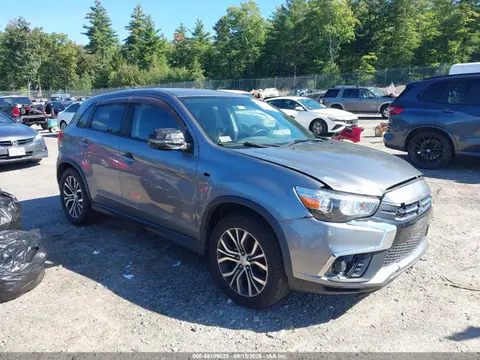 JA4AR3AU5JU012873 — 2018 Mitsubishi Outlander Sport 2.0 ES, Left & Right Side, фото до ремонта