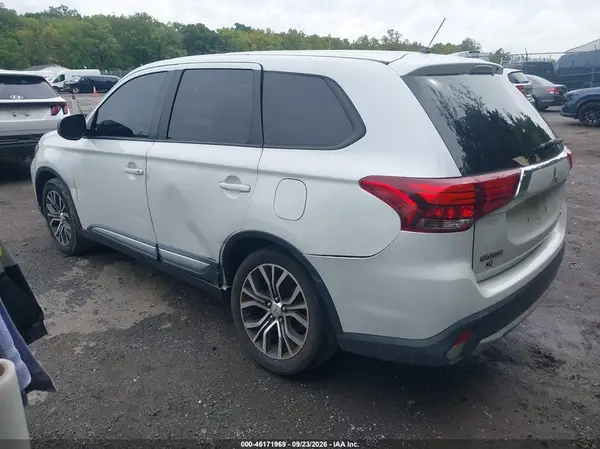 JA4AD2A39GZ025265 — 2016 Mitsubishi Outlander, фото 3 с аукциона IAAI, Левый бок