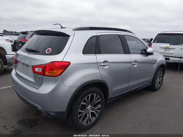 JA4AP4AW2GZ033284 — 2016 Mitsubishi Outlander, фото 4 с аукциона IAAI 30.09.2026, Естественный износ