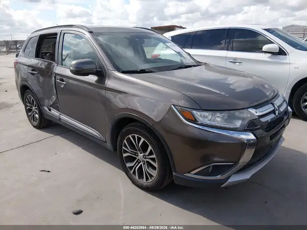JA4AD3A38GZ046338 — 2016 Mitsubishi Outlander, Правый бок (Right Side), фото до ремонта