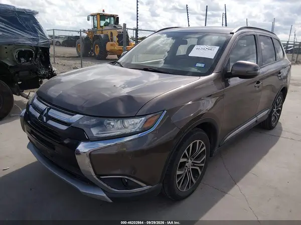 JA4AD3A38GZ046338 — 2016 Mitsubishi Outlander, фото 2 с аукциона IAAI, Правый бок