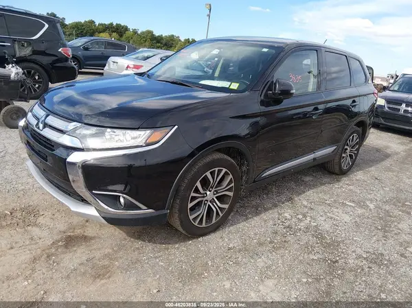 JA4AZ3A32GZ058051 — 2016 Mitsubishi Outlander, фото 2 с аукциона IAAI 14.10.2026, Естественный износ