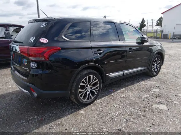 JA4AZ3A32GZ058051 — 2016 Mitsubishi Outlander, фото 4 с аукциона IAAI 14.10.2026, Естественный износ