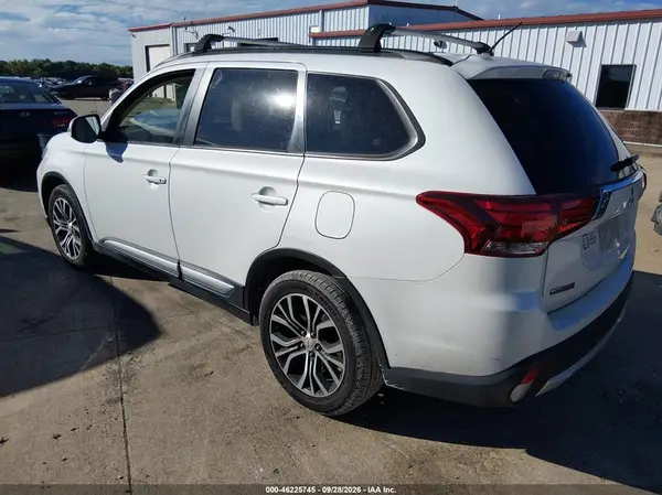 JA4AD3A34GZ022280 — 2016 Mitsubishi Outlander, фото 3 с аукциона IAAI 08.10.2026, Естественный износ