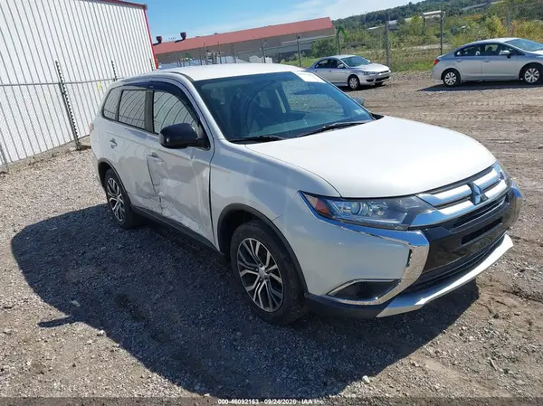 JA4AZ2A39HZ057586 — 2017 Mitsubishi Outlander, Правый бок (Right Side), фото до ремонта