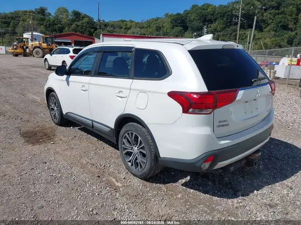 2017 MITSUBISHI OUTLANDER VIN JA4AZ2A39HZ057586 фото 3