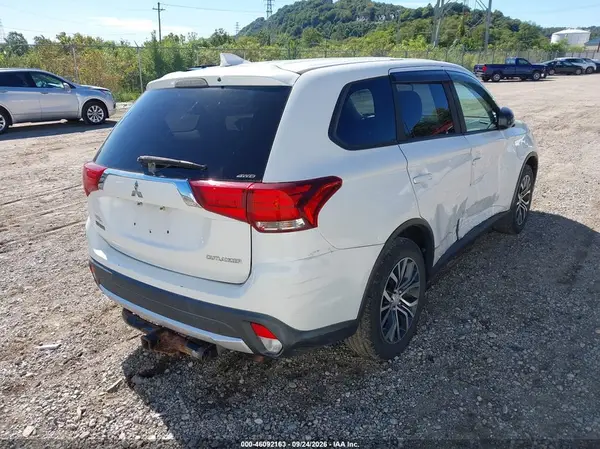 2017 MITSUBISHI OUTLANDER VIN JA4AZ2A39HZ057586 фото 4
