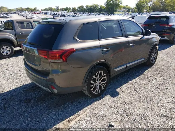 JA4AD2A36HZ011793 — 2017 Mitsubishi Outlander, фото 4 с аукциона IAAI, Передняя часть слева
