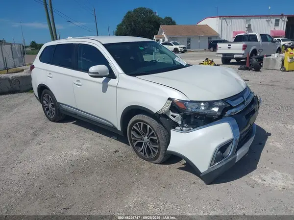 JA4AD3A31HZ020651 — 2017 Mitsubishi Outlander, Передняя часть (Front End), фото до ремонта