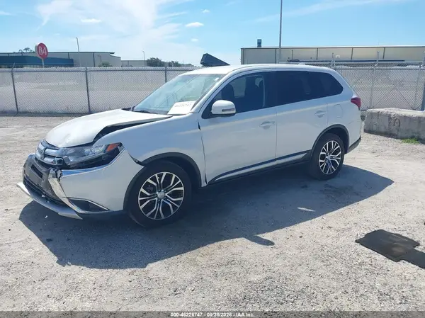 JA4AD3A31HZ020651 — 2017 Mitsubishi Outlander, фото 2 с аукциона IAAI, Передняя часть