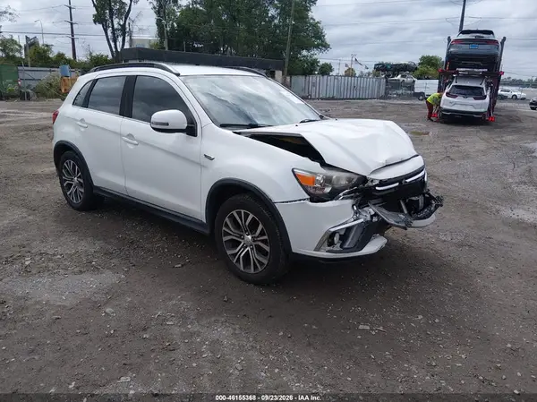 JA4AR4AW9JU017159 — 2018 Mitsubishi Outlander, Передняя часть (Front End), фото до ремонта