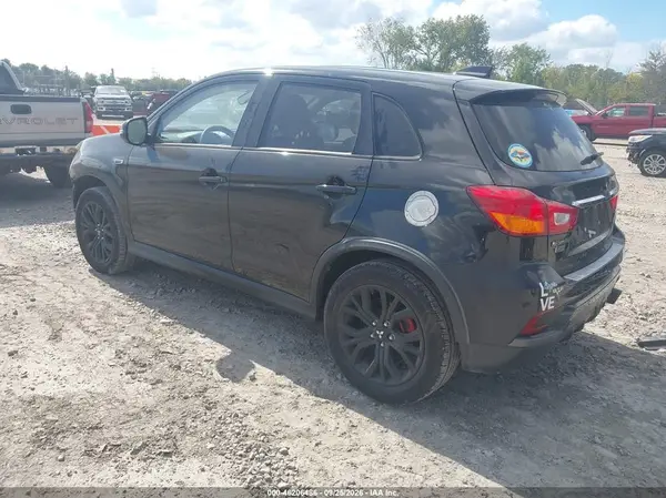 JA4AR3AU5JU005342 — 2018 Mitsubishi Outlander, фото 3 с аукциона IAAI, Передняя часть