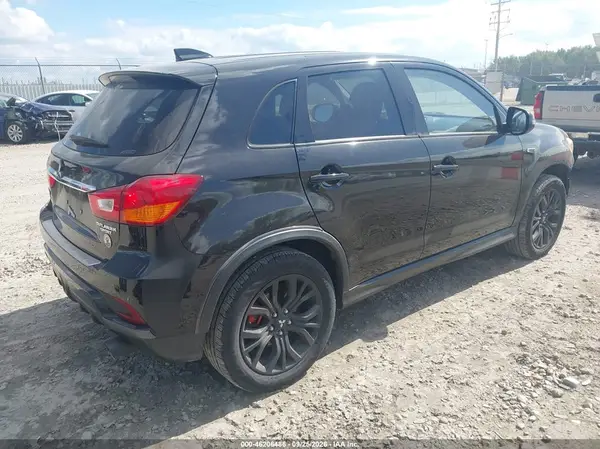 JA4AR3AU5JU005342 — 2018 Mitsubishi Outlander, фото 4 с аукциона IAAI, Передняя часть