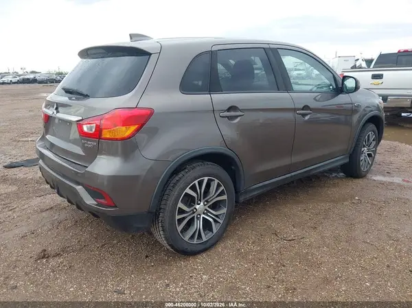 JA4AR3AU5JZ016229 — 2018 Mitsubishi Outlander, фото 4 с аукциона IAAI 24.09.2026, Передняя часть слева